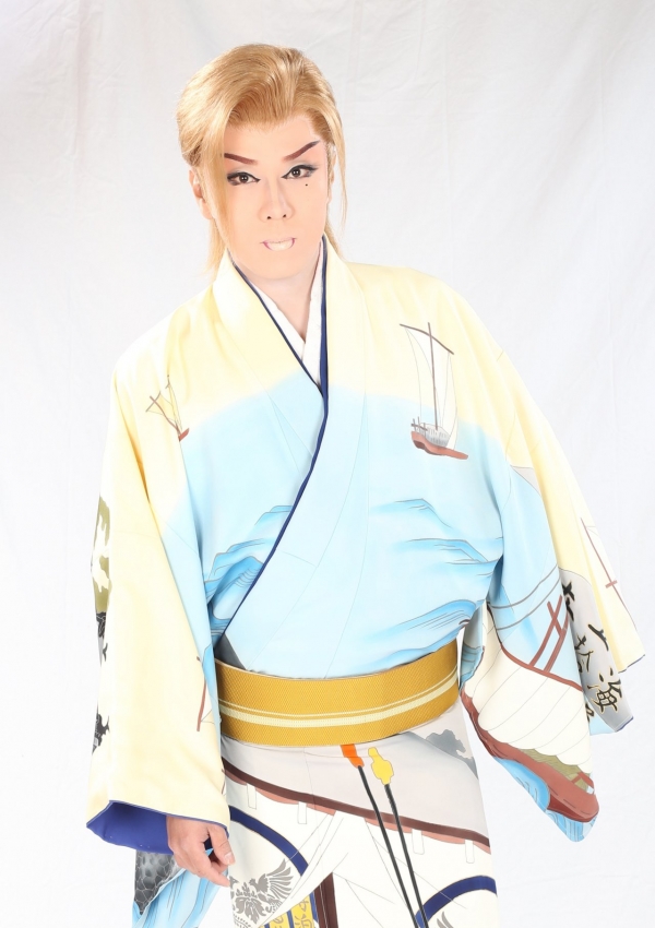 紫鳳友也